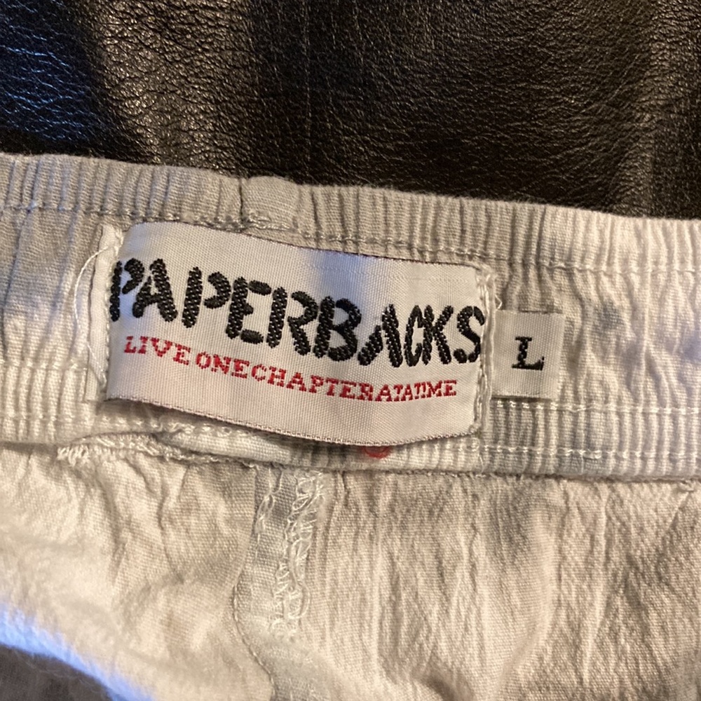 Shorts - Picture 3 of 3